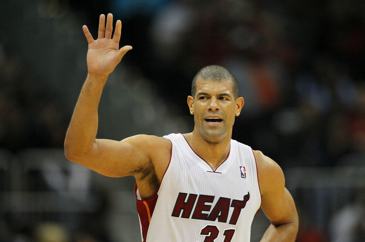 虎牙直播-仅五位做到!00-01以来单赛季拿到至少80抢断+80封盖的新秀